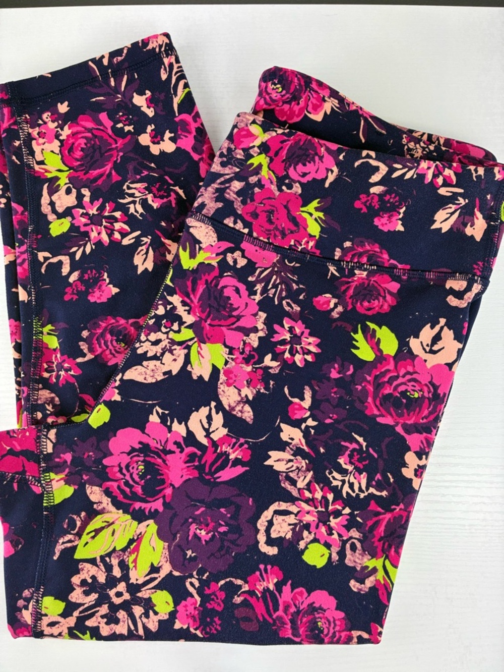 GAIAM  Yoga  Crop Leggings‎ Ink Blossom Size XL